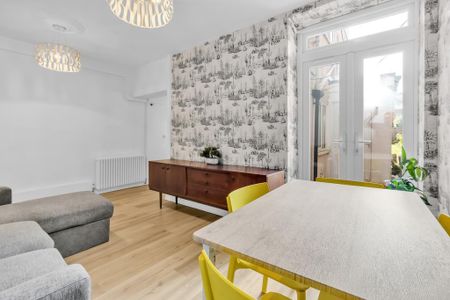 2 bedroom apartment to rent - Photo 4