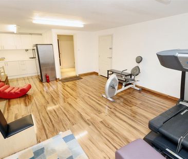 Barnet Lane, Elstree, Borehamwood - Photo 1