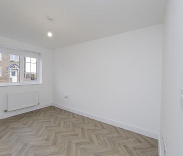 2 bedroom semi-detached house to rent - Photo 4