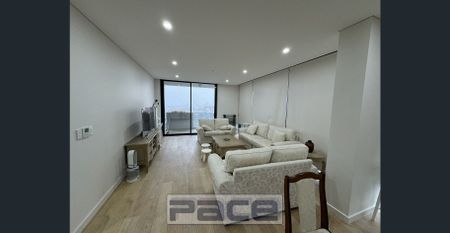 Top Floor Furnished Three Bedroom Luxury Apartment For Lease!! - Photo 4