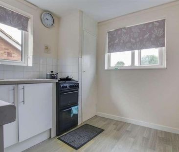 Southmead Crescent, Cheshunt, EN8 - Photo 5