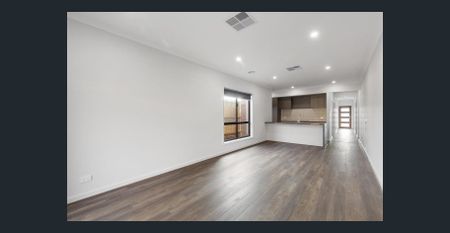 For Lease - Elegant Family Home in the Heart of Mambourin - Photo 2