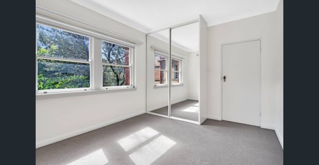 1BR Apartment in Boutique Art Deco Block - Photo 1