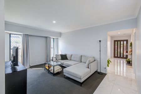 Beautiful Family Home In The Heart Of Coomera - Photo 2