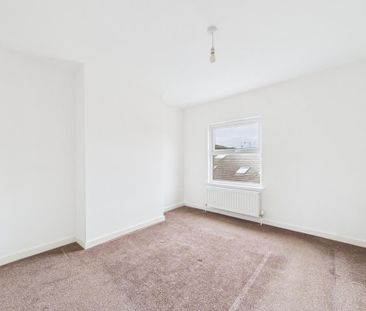 2 bedroom semi-detached house to rent - Photo 2