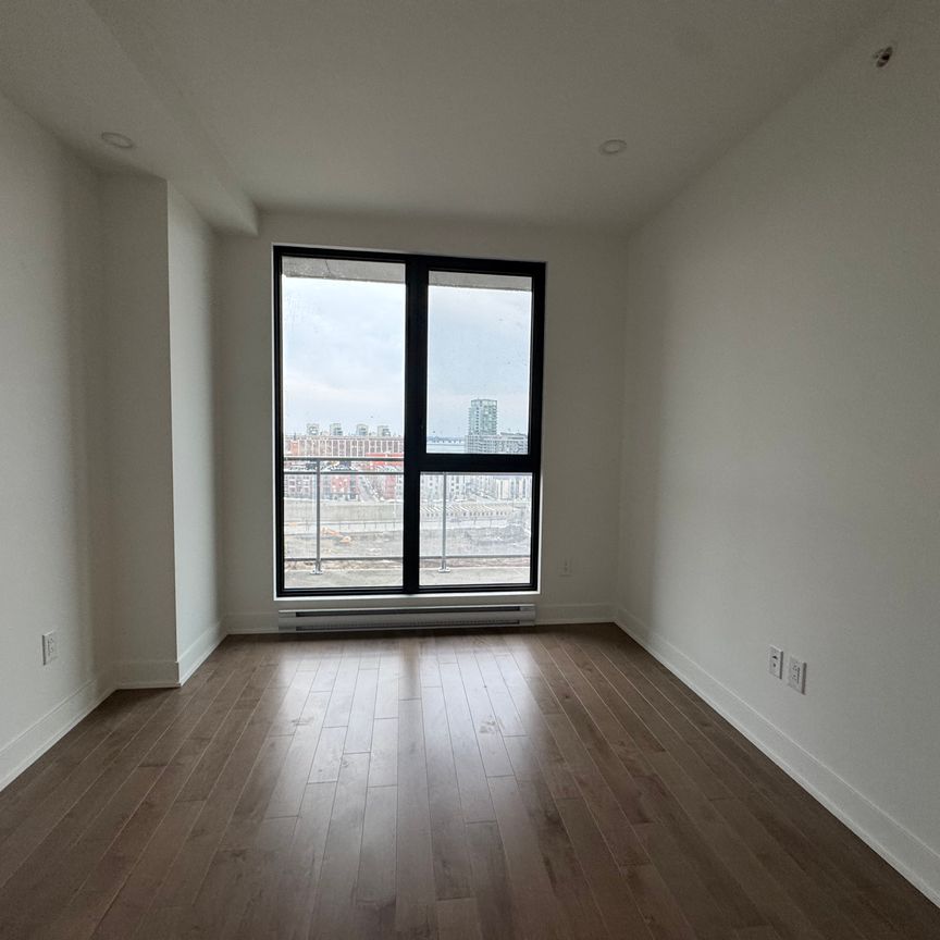 Unit 1002: Entire unit - Photo 1