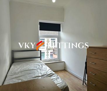 4 bedroom terraced house to rent - Photo 6