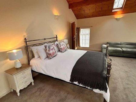Sagars Road, Styal, SK9 - Photo 5