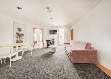 Luxury penthouse for rent in Madrid, Spain - Photo 4