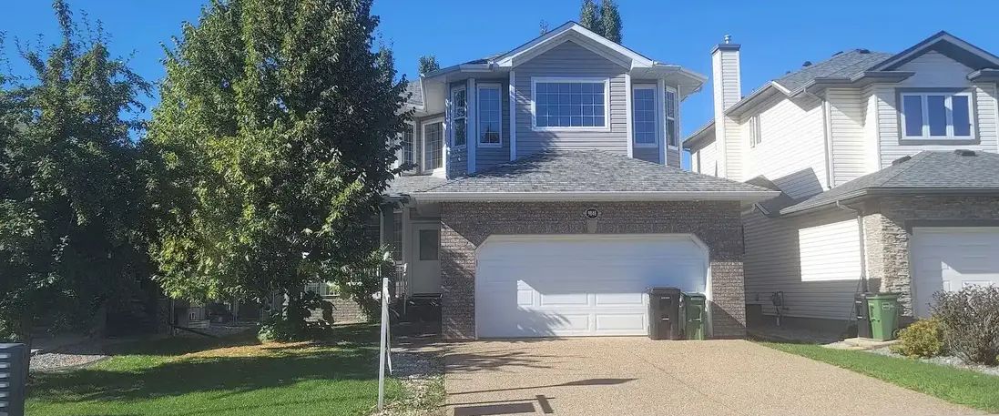 Fully renovated 2450 sq ft in the quiet culdesac | 9040 208 Street Northwest, Edmonton - Photo 1