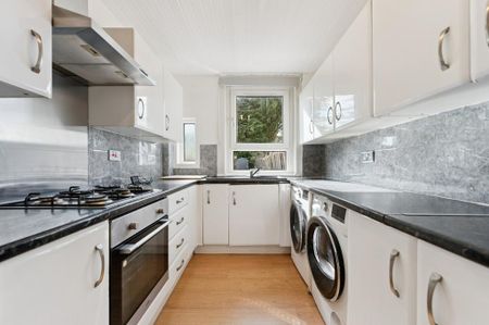 2 bedroom semi-detached house to rent - Photo 3