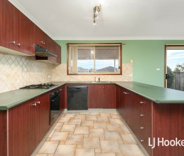 Spacious Home, Great Location! - Photo 1