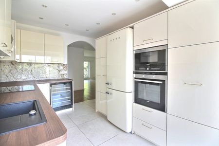 Location Appartement 3 pièces 88m² MARSEILLE 8ème - Photo 4