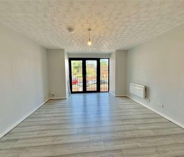 Vernon Terrace, Northampton, Northamptonshire, NN1 - Photo 1