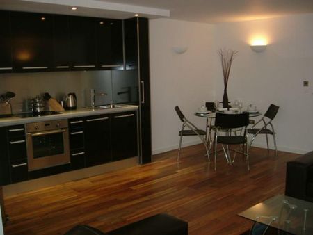 2 bedroom Flat To Let - Photo 4