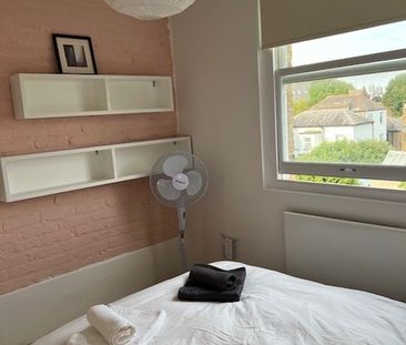 2 Bed Flat, Stamford Brook Avenue, W6 - Photo 6