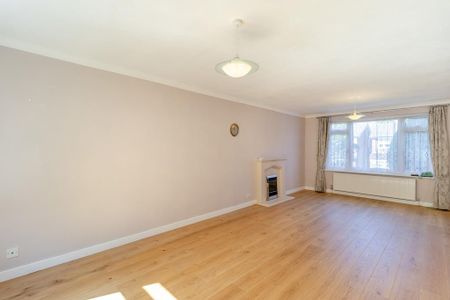 3 bedroom detached house to rent - Photo 4