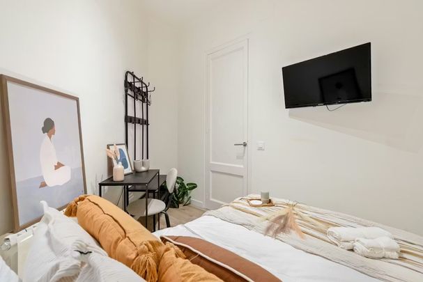 Carrer del Comte Borrell, Barcelona, Catalonia 08015 - Photo 1