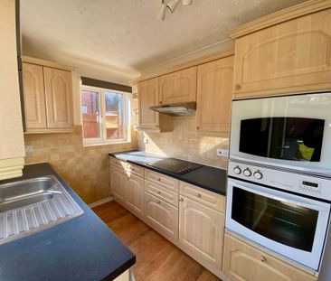 2 bedroom semi-detached house to rent - Photo 5