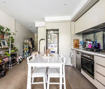 220/4 Acacia Place, Abbotsford VIC 3067 - Photo 6