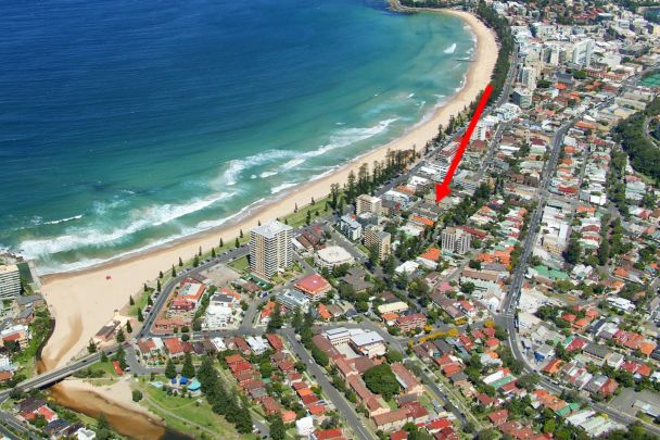 Top-Floor Beachside Apartment in a Peaceful Manly Setting - Photo 1