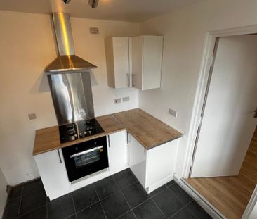 2 bedroom ground floor flat to rent - Photo 4