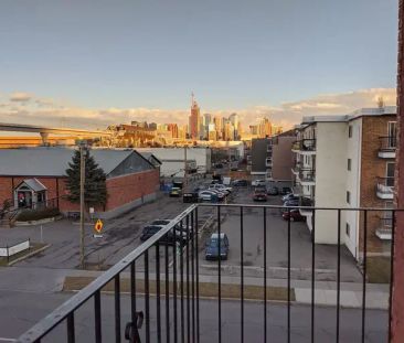 2 Bedroom Suite Minutes from Downtown | 1902 11th Ave SW, Calgary - Photo 1