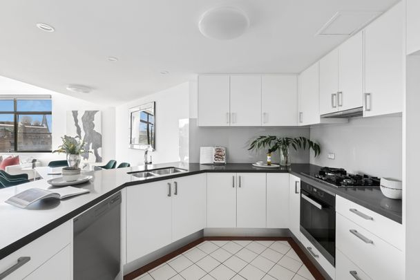 Sunny North-West Apartment in Casino Gardens - Photo 1