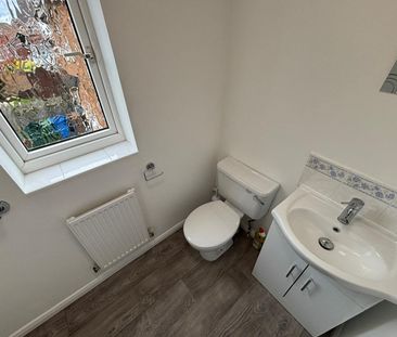 3 bedroom semi-detached house to rent - Photo 6