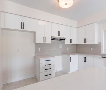 For Lease - 3006 Sandy Acres Avenue, Severn, Ontario - Photo 6