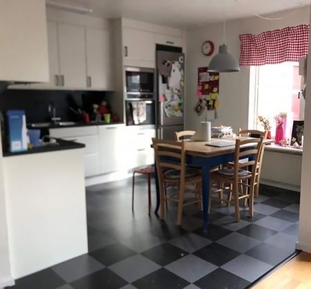 Radhus 97 kvm i Mölnlycke. Barnvänligt och sjönära. - Foto 3