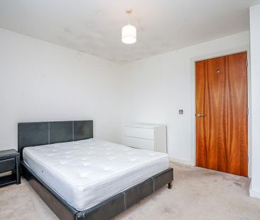 3 bedroom flat to rent - Photo 5