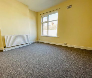 2 Bed House - Photo 6