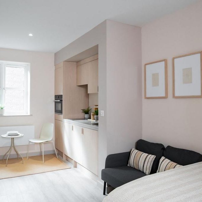Studio to rent - Photo 1