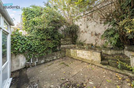 5 bedroom end of terrace house to rent - Photo 5