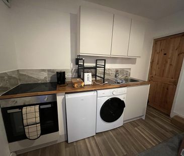 1 bedroom ground floor maisonette to rent - Photo 5