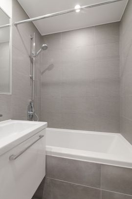 3720 Chemin Queen Mary - Photo 1