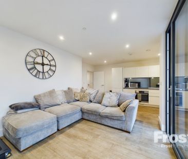 Fairfield Avenue, Staines-upon-Thames, Surrey,TW18 - Photo 2