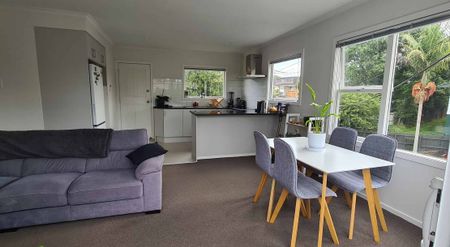 Two rooms townhouse in Blockhouse Bay for rent - Photo 2