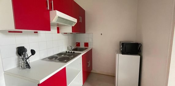 Location Appartement 1 pièce 28m² NIORT 79000 - Photo 2