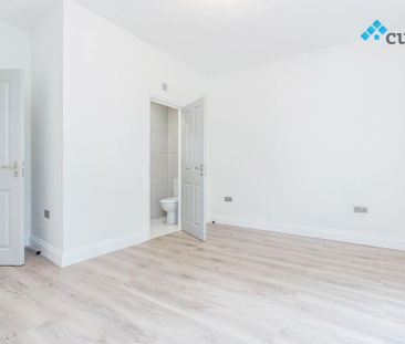 3 bedroom flat to rent - Photo 6