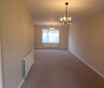 3 bedroom House To Let - Photo 2