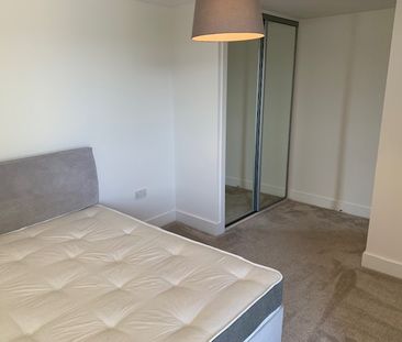 Caldey Island House, Cardiff Bay - Photo 4