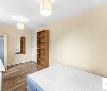 5 bedroom townhouse to rent - Photo 4