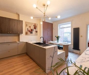 Room in a Shared House, Hough Lane, LS13 - Photo 4