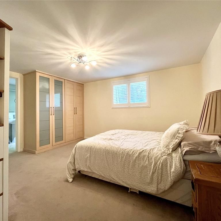 1 bedroom parking to rent - Photo 1