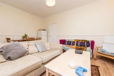 4 bedroom terraced house to rent - Photo 3