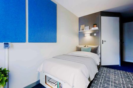 Ensuite-Silver - Photo 5