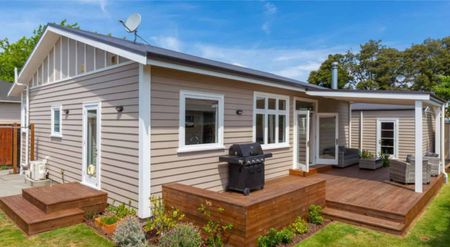 Stunning Renovated Three bedroom Villa - Photo 5