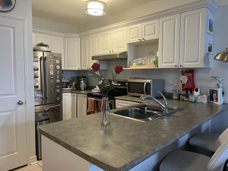 For Lease - 353 Commissioners Road Unit# 915, London South, Ontario - Photo 5